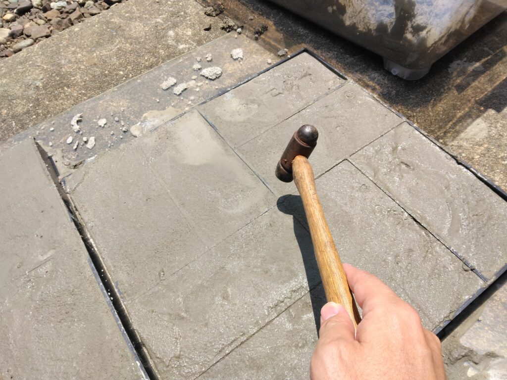 モルタル空気抜き